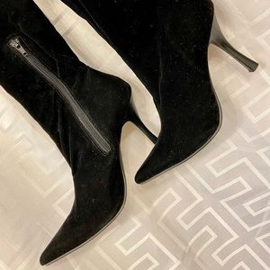 Black Ellemenno Thigh High Velvet Boot